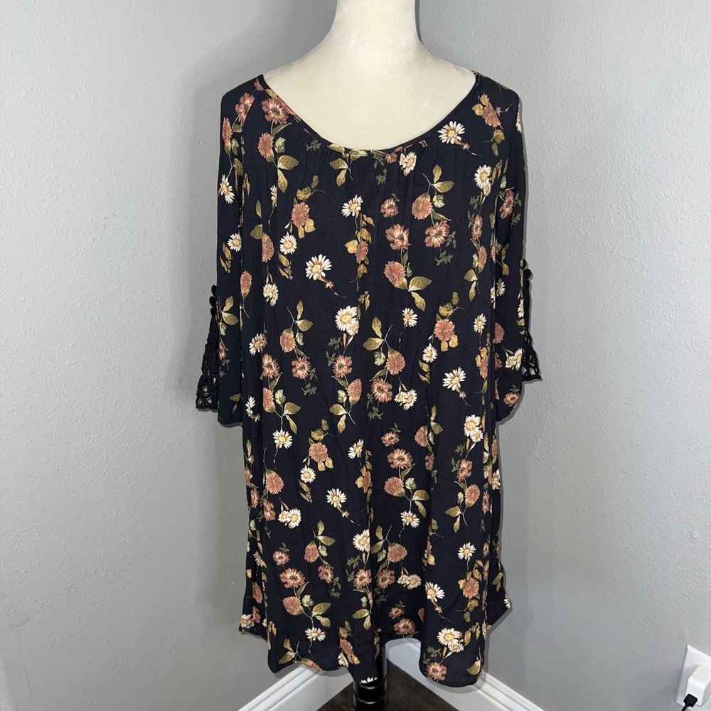 Nikki Erin~Small~ Lace Accent Three-quarter sleeve, lined dress floral black